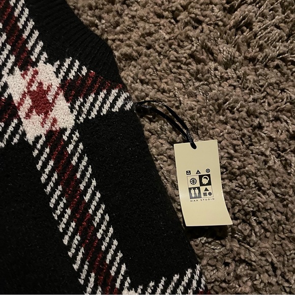 Max Studio Black and Red Sweater Vest - Picture 3 of 5